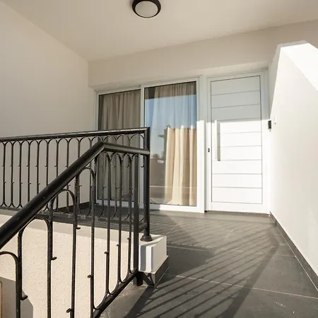 Ervin Lighthouse Duplex 2br, Faros